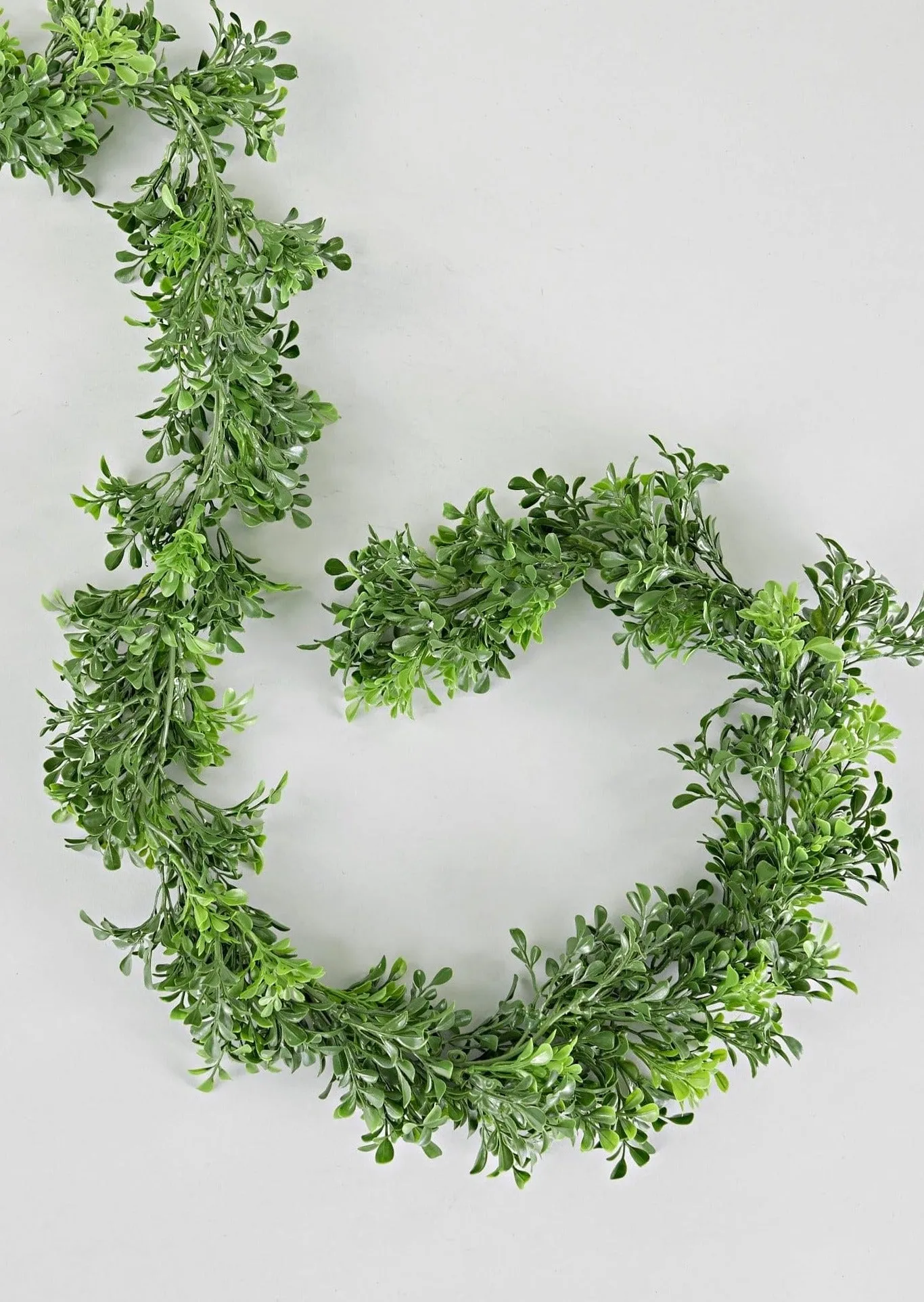 UV Treated Indoor/Covered Outdoor Faux English Boxwood Garland - 72"