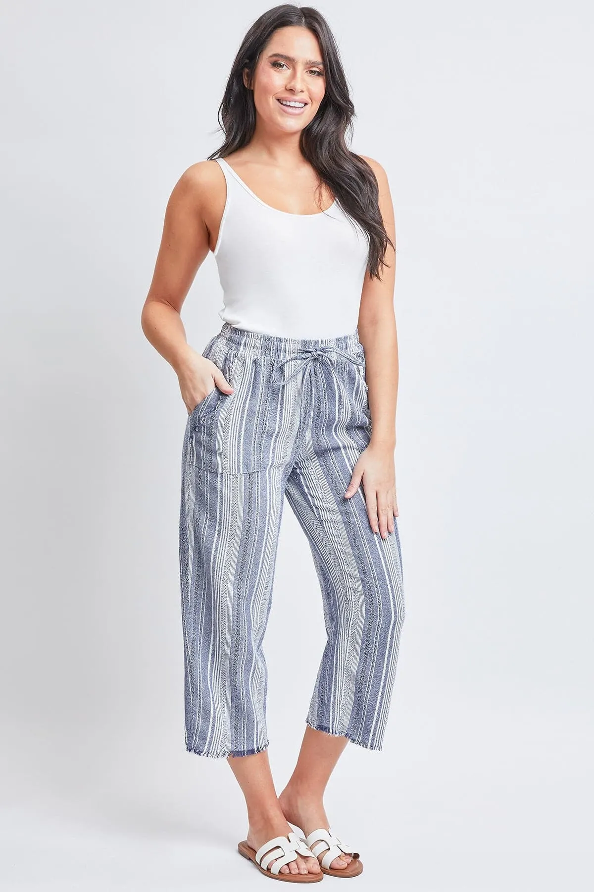 Women's High Rise Linen Capri Pant With Fray Detail